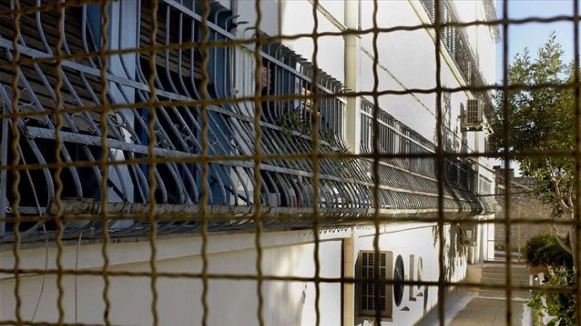 Οι γυναίκες κρατούμενες των φυλακών Κορυδαλλού αρνούνται να μπουν στα κελιά τους